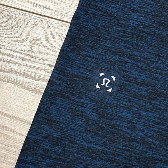 Lululemon Men’s Metal Vent Tech V Neck Short Sleeve Athletic Shirt - Picture 6 of 6